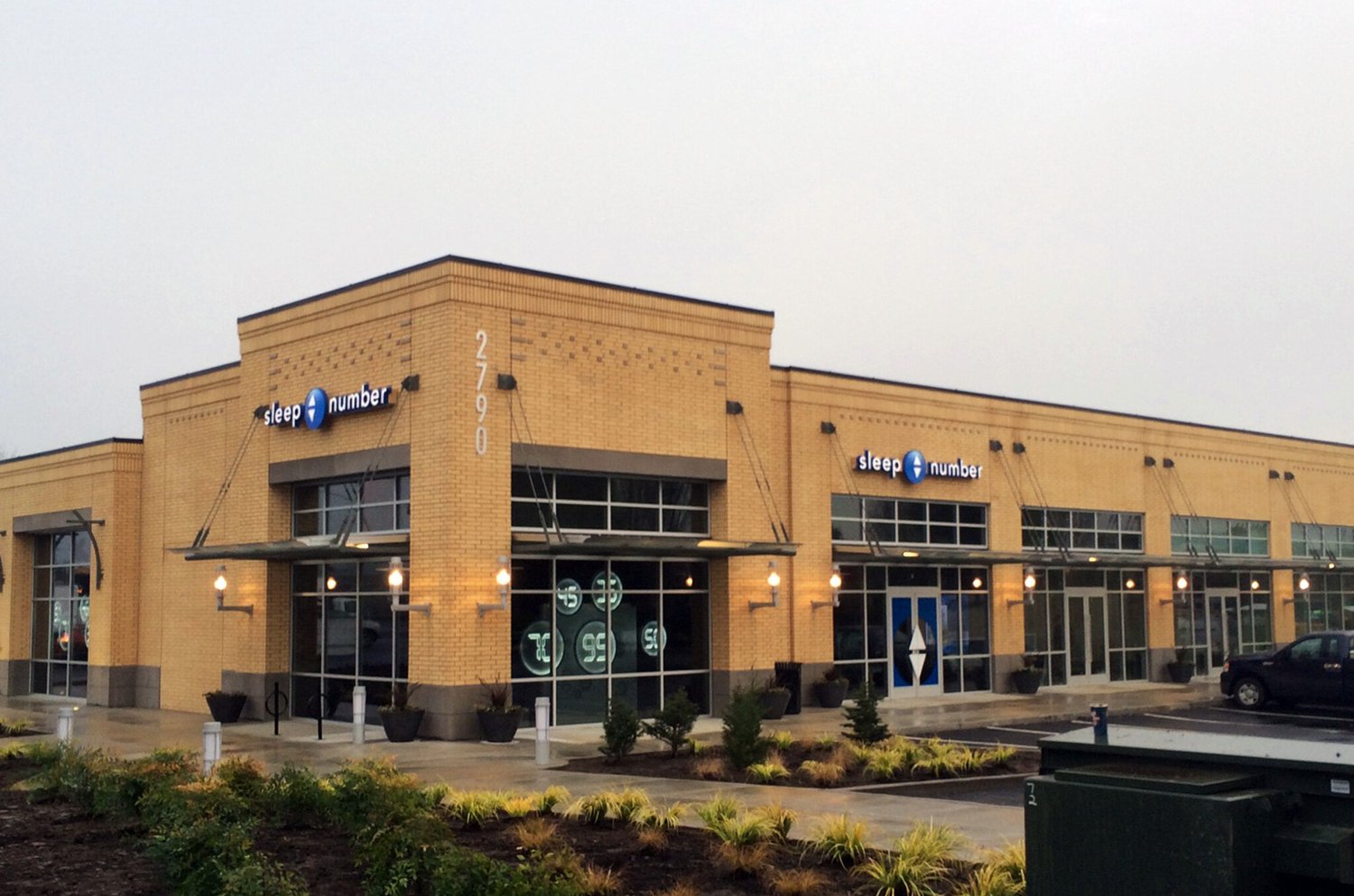 185th Retail